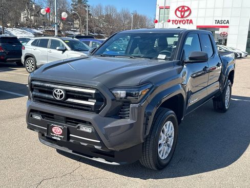 Used 2024 Toyota Tacoma SR5 image 3