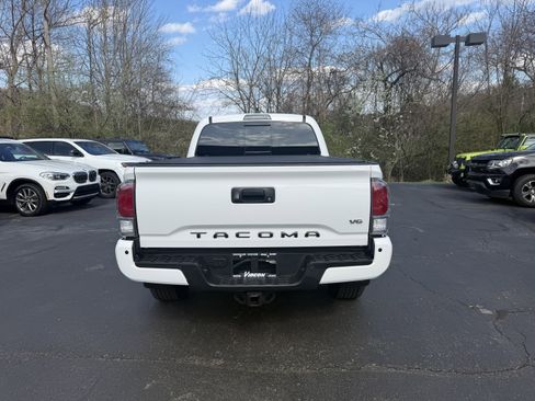 Used 2023 Toyota Tacoma TRD Off-Road w/ TRD Premium Off Road Package image 5