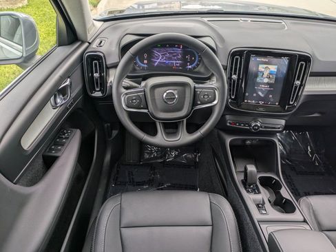 New 2025 Volvo XC40 B5 Core w/ Protection Package Premier image 18