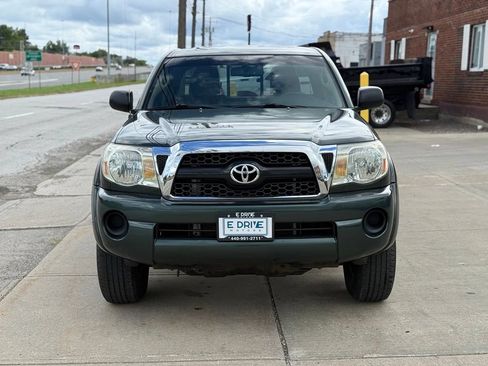 Used 2011 Toyota Tacoma 4x4 Access Cab w/ SR5 Pkg #2 image 2