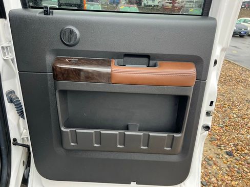 Used 2014 Ford F250 Platinum w/ FX4 Off-Road Package image 27