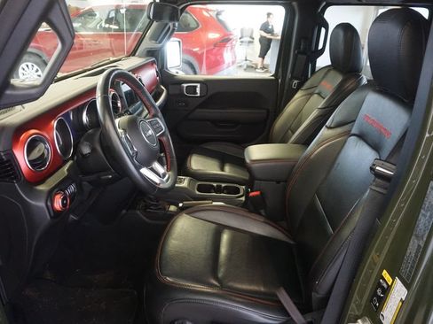 Used 2021 Jeep Wrangler Unlimited Rubicon w/ Cold Weather Group AWD/4WD image 17