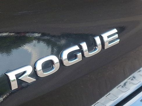 Used 2016 Nissan Rogue SV image 31