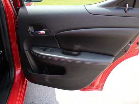 Used 2013 Dodge Avenger SXT w/ Blacktop Pkg FWD image 33