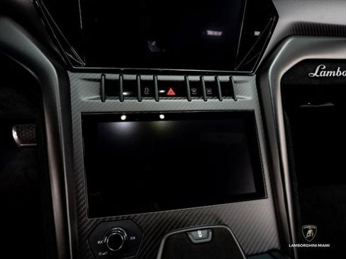 Used 2024 Lamborghini Urus Performante AWD/4WD image 35
