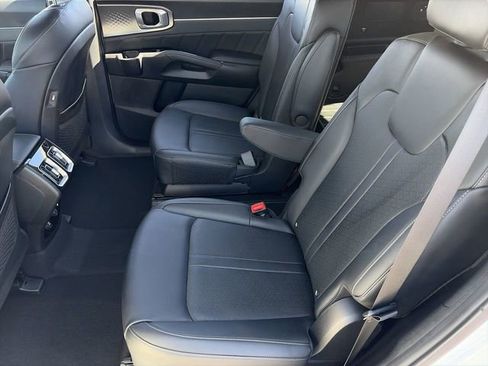 Used 2022 Kia Sorento SX w/ Panoramic Sunroof Package image 19