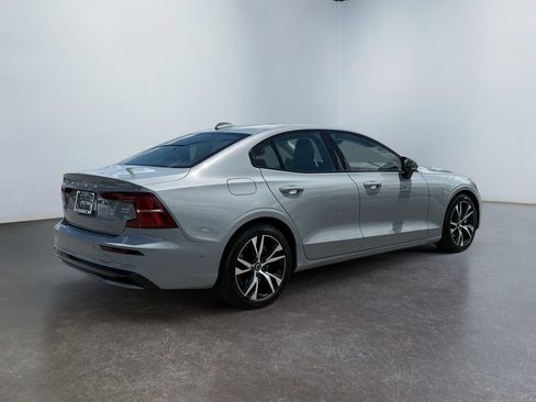 Used 2024 Volvo S60 B5 Plus FWD image 3