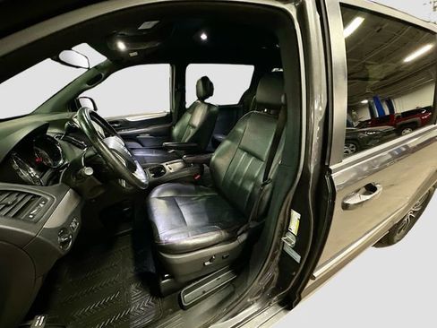 Used 2016 Dodge Grand Caravan R/T w/ Driver Convenience Group image 22
