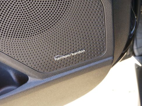 Used 2019 Kia Niro EX Premium w/ Cold Weather Package 1.0 image 18