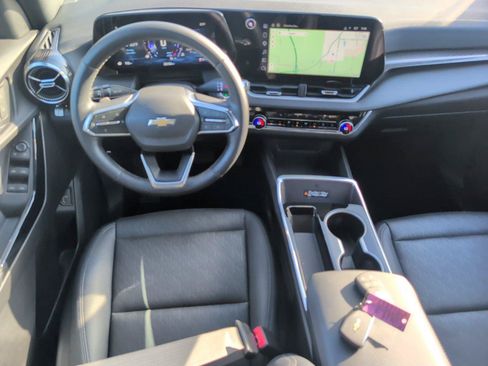 Used 2025 Chevrolet Equinox LT FWD image 31