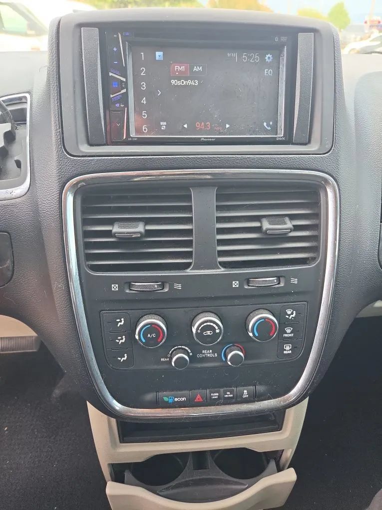 Used 2012 Dodge Grand Caravan SE FWD image 14
