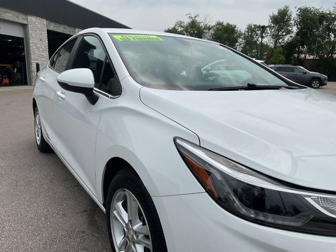 Used 2016 Chevrolet Cruze LT FWD image 11