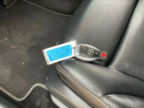 Used 2016 Mercedes-Benz C 300 Sport image 16