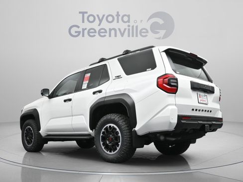 Used 2025 Toyota 4Runner TRD Off-Road Premium AWD/4WD image 9