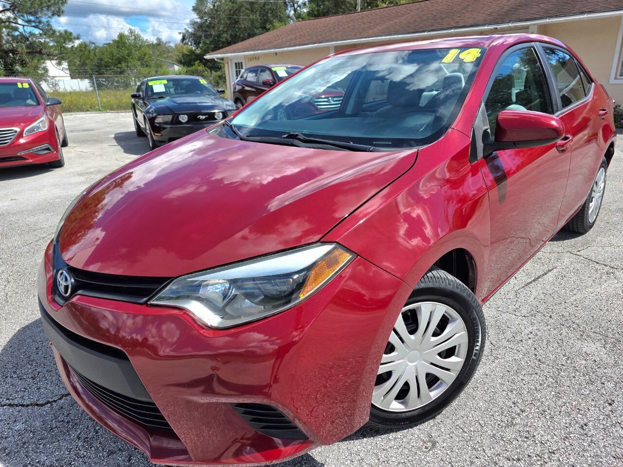Used 2014 Toyota Corolla LE FWD image 1