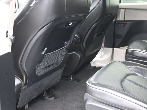 Used 2023 Chrysler Pacifica Limited FWD image 21