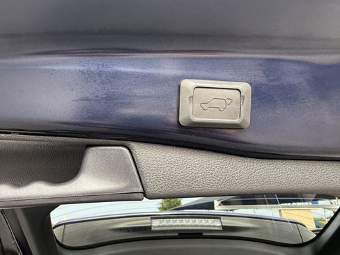 Used 2023 Toyota RAV4 XLE Premium FWD image 10