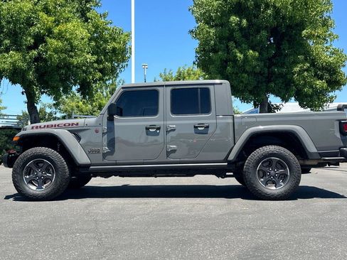 Used 2022 Jeep Gladiator Rubicon w/ Trailer Tow Package AWD/4WD image 7