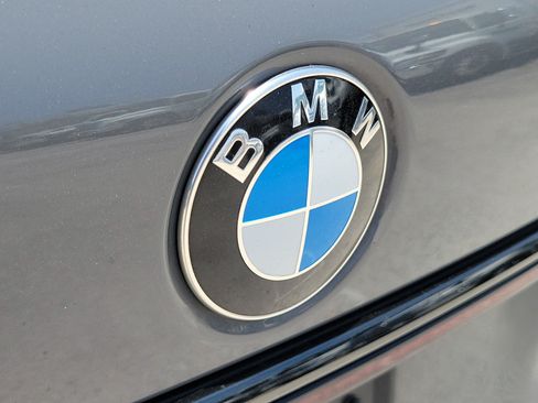 Used 2022 BMW 740i w/ M Sport Package RWD image 10