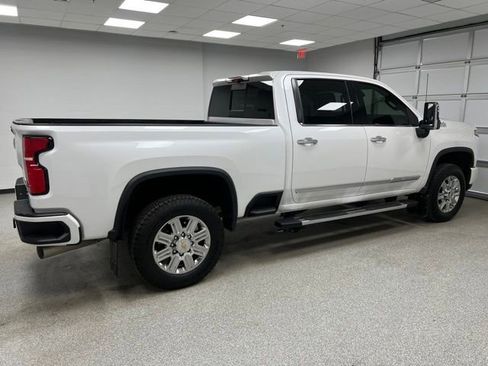 Used 2025 Chevrolet Silverado 3500 High Country w/ Technology Package AWD/4WD image 9