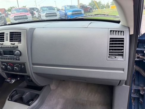 Used 2006 Dodge Dakota SLT w/ Sport Appearance Group AWD/4WD image 32