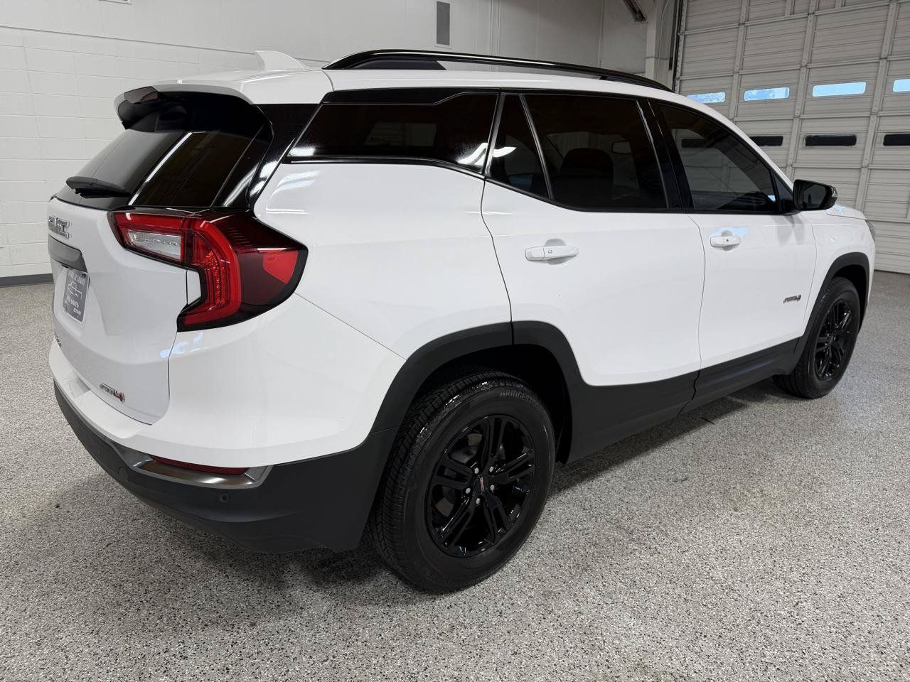 Used 2022 GMC Terrain AT4 w/ Tech Package AWD/4WD image 5