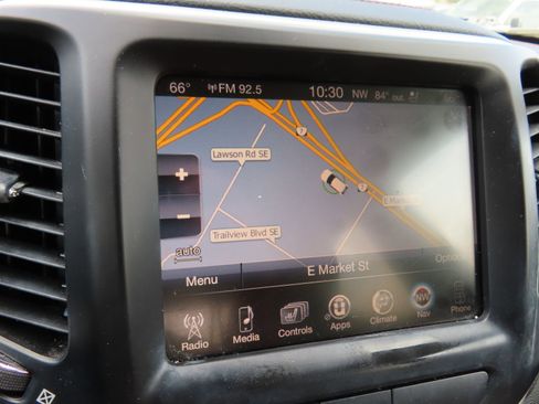 Used 2015 Jeep Cherokee Limited w/ Luxury Group image 20