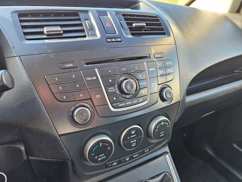 Used 2013 MAZDA MAZDA5 Sport image 19