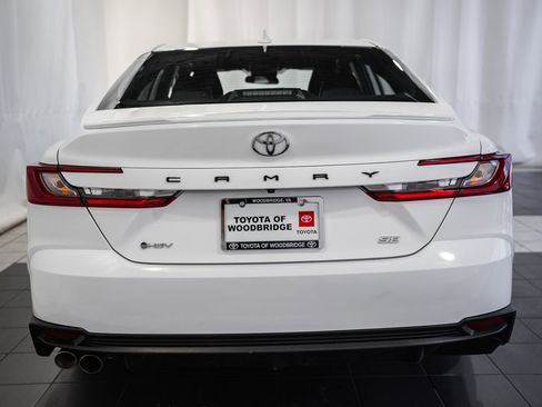 Used 2025 Toyota Camry SE FWD image 5