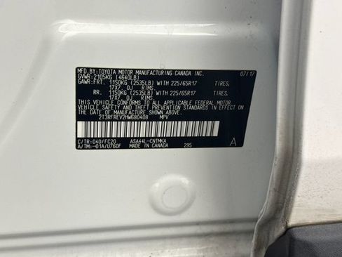 Used 2017 Toyota RAV4 XLE AWD/4WD image 22