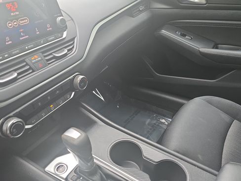 Used 2019 Nissan Altima 2.5 S FWD image 22
