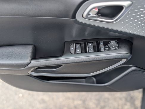 Used 2023 Kia Soul LX image 24