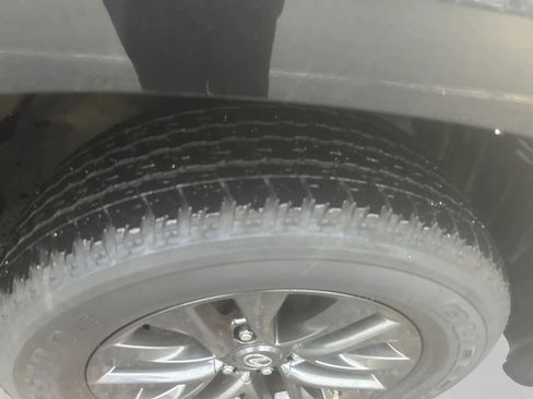 Used 2023 Lexus GX 460 Premium w/ Premium Package image 9