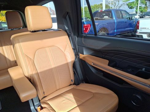 Certified 2024 Ford Expedition Platinum image 20