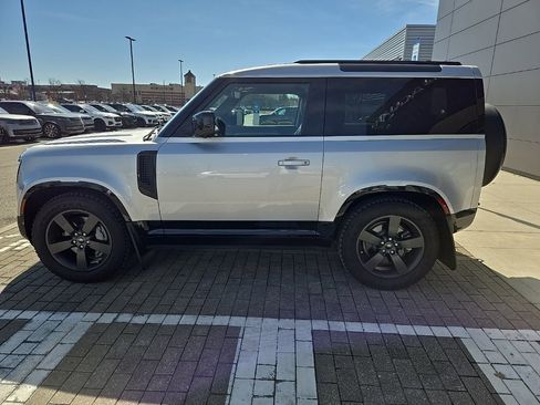 Certified 2024 Land Rover Defender 90 X-Dynamic SE image 8