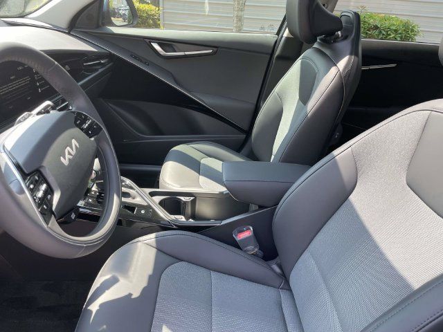 New 2026 Kia Niro EX FWD image 17