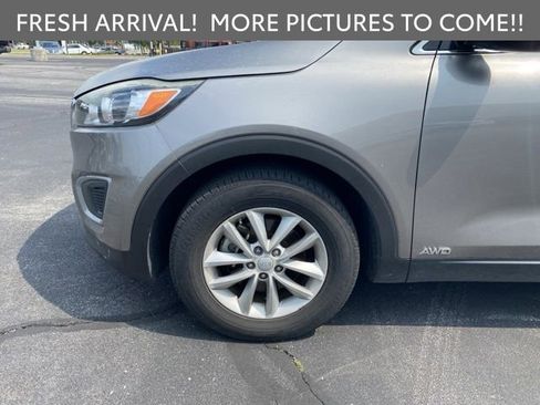 Used 2017 Kia Sorento AWD w/ LX Convenience Package image 7