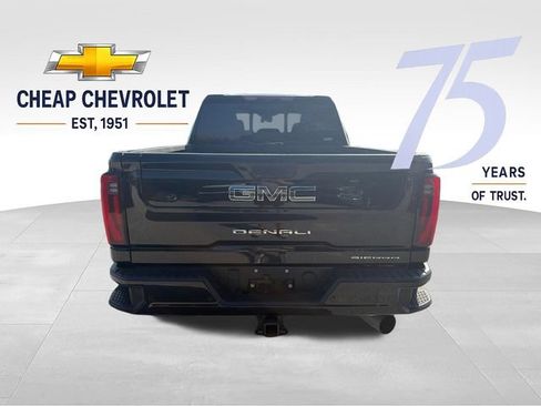 Used 2024 GMC Sierra 2500 Denali Ultimate AWD/4WD image 4