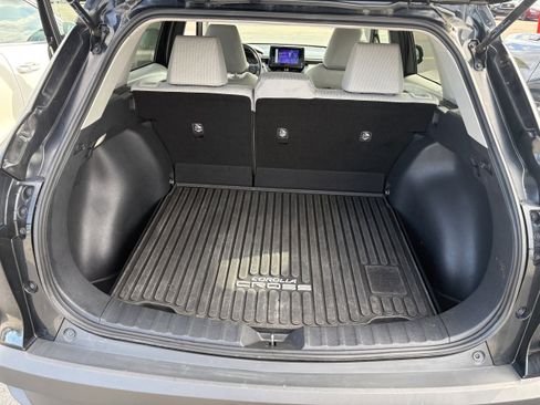 Certified 2023 Toyota Corolla Cross LE AWD/4WD image 8