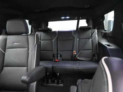 Used 2023 Cadillac Escalade Premium Luxury RWD image 11