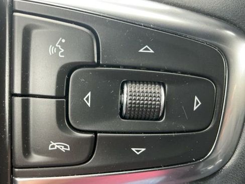 Used 2023 Chevrolet Blazer Premier image 22