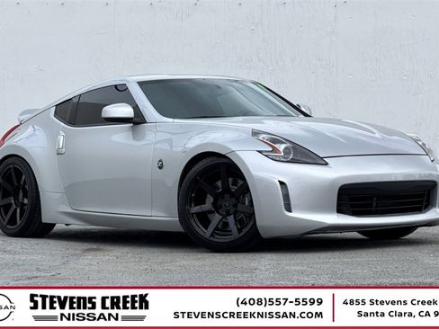 Used 2009 Nissan 370Z Touring w/ Sport Pkg image 1