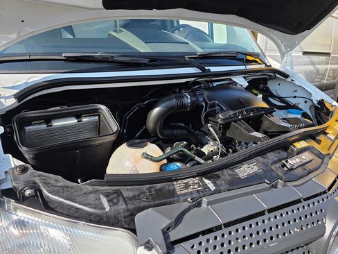 Used 2018 Mercedes-Benz Sprinter 2500 image 20