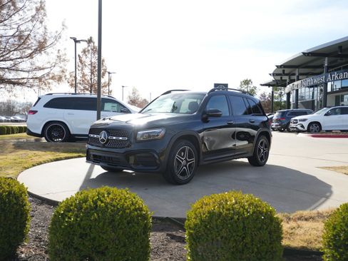 New 2026 Mercedes-Benz GLB 250 4MATIC image 3