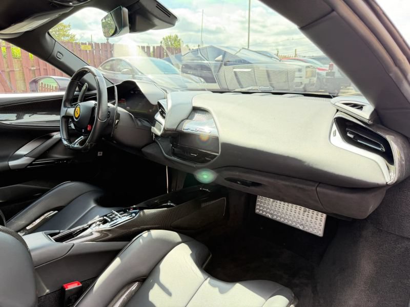 Used 2022 Ferrari SF90 Stradale AWD/4WD image 17