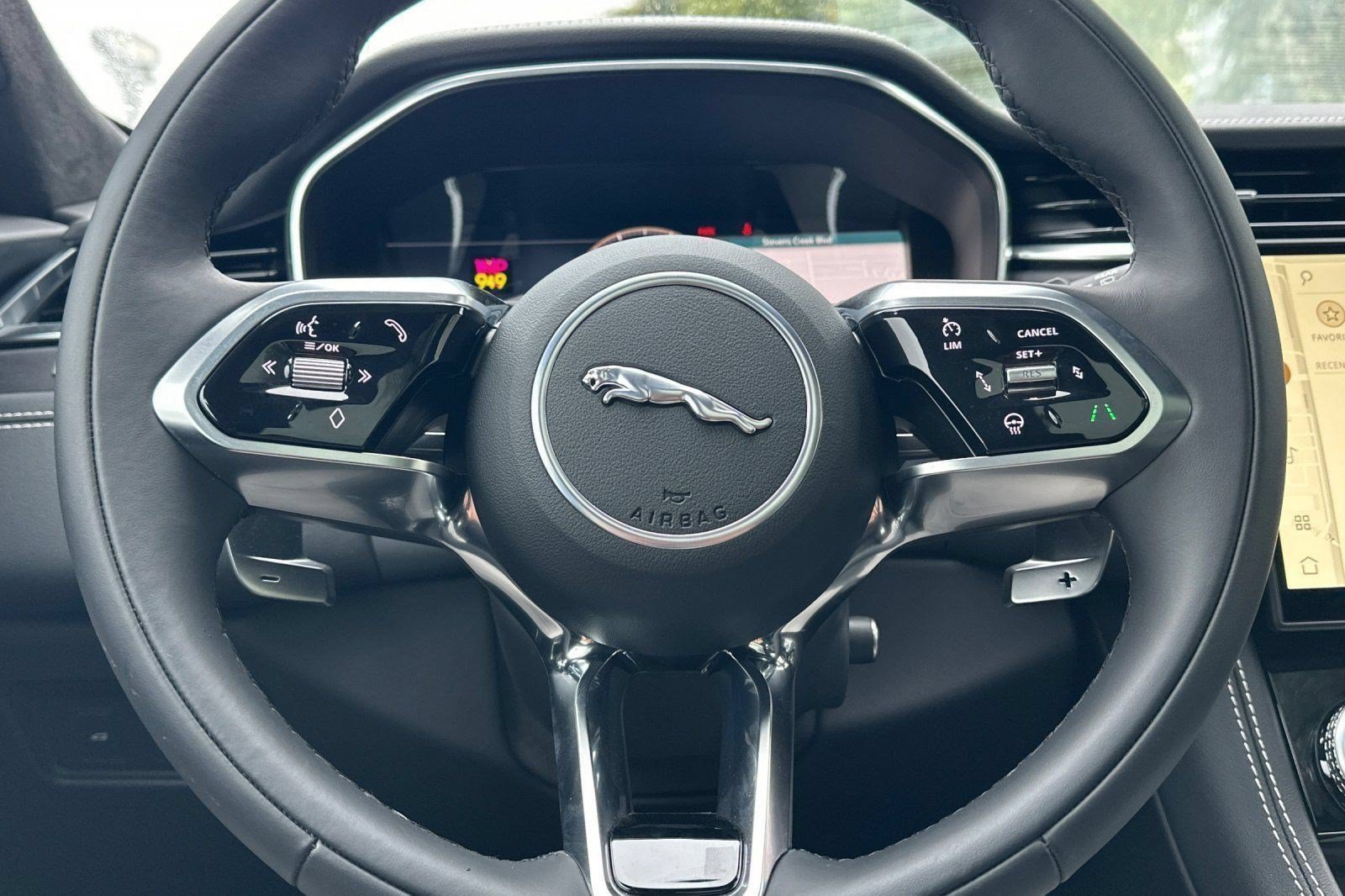 New 2024 Jaguar F-PACE R-Dynamic S AWD/4WD image 25