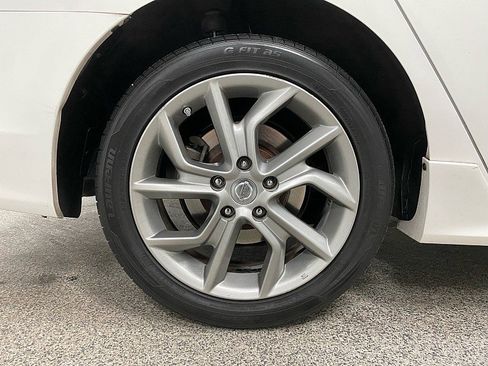 Used 2013 Nissan Sentra SR w/ Premium Pkg image 28