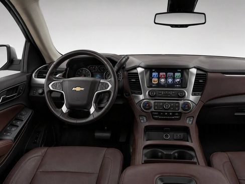 Used 2018 Chevrolet Suburban Premier RWD image 36