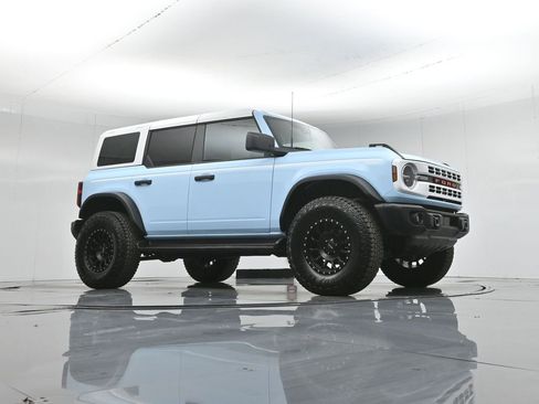 Certified 2025 Ford Bronco Heritage Edition image 3