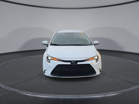 Used 2024 Toyota Corolla LE FWD image 3